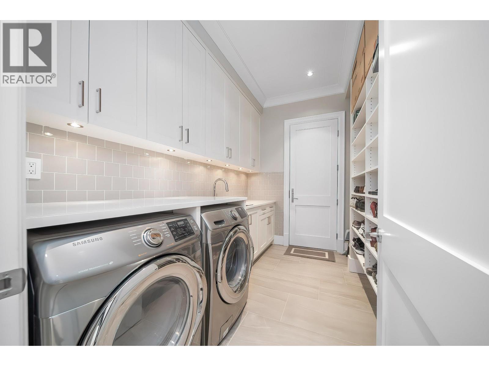 8591 Fairhurst Road, Richmond, British Columbia  V7C 1Y7 - Photo 21 - R3082386