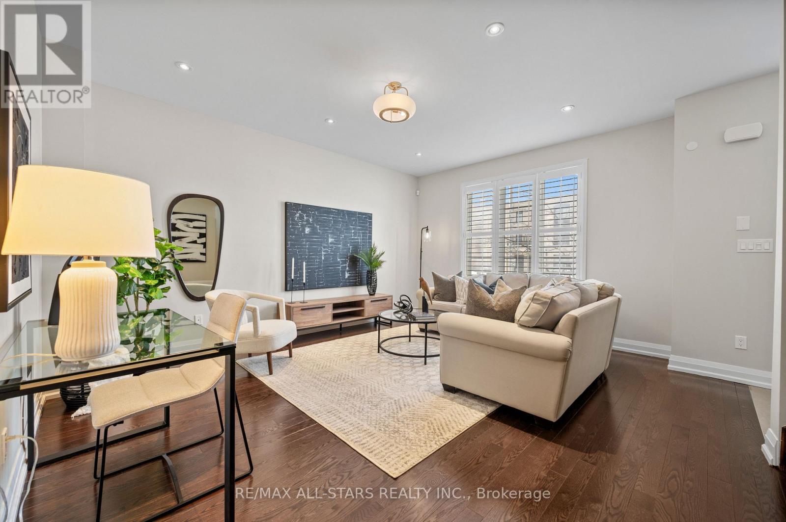 24 - 85 Village Parkway, Markham, Ontario  L3R 4Z7 - Photo 5 - N12722378