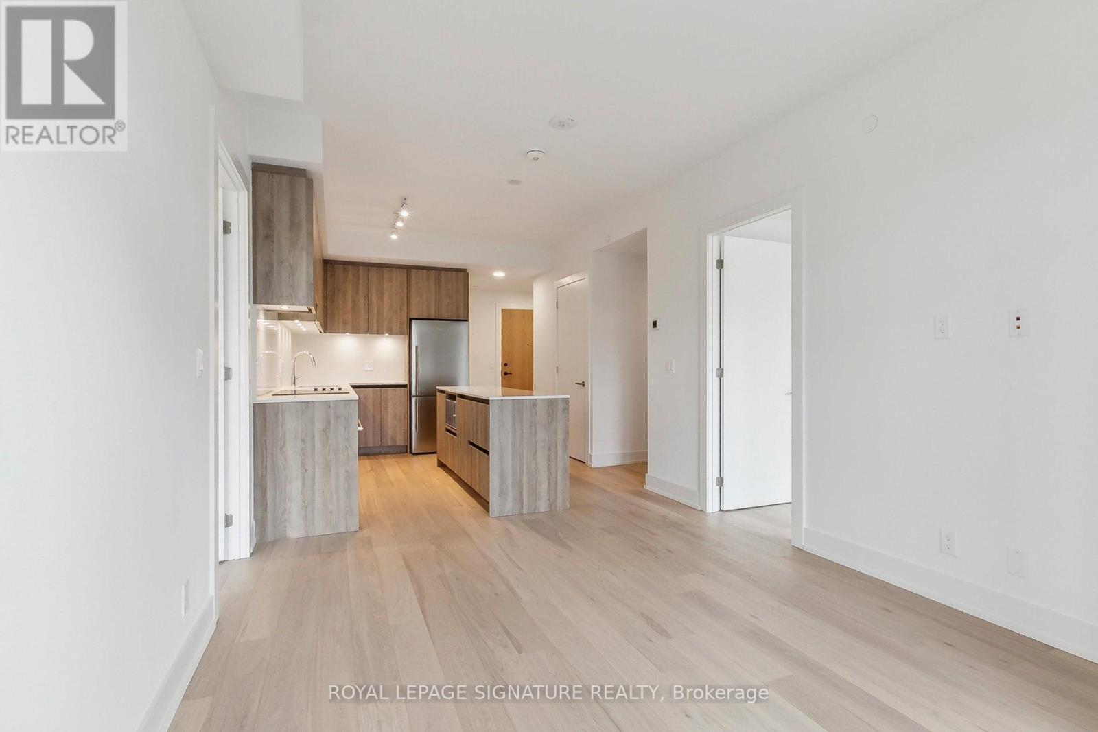 D-329 - 8 Beverley Glen Boulevard, Vaughan, Ontario  L4J 0L5 - Photo 4 - N12722408