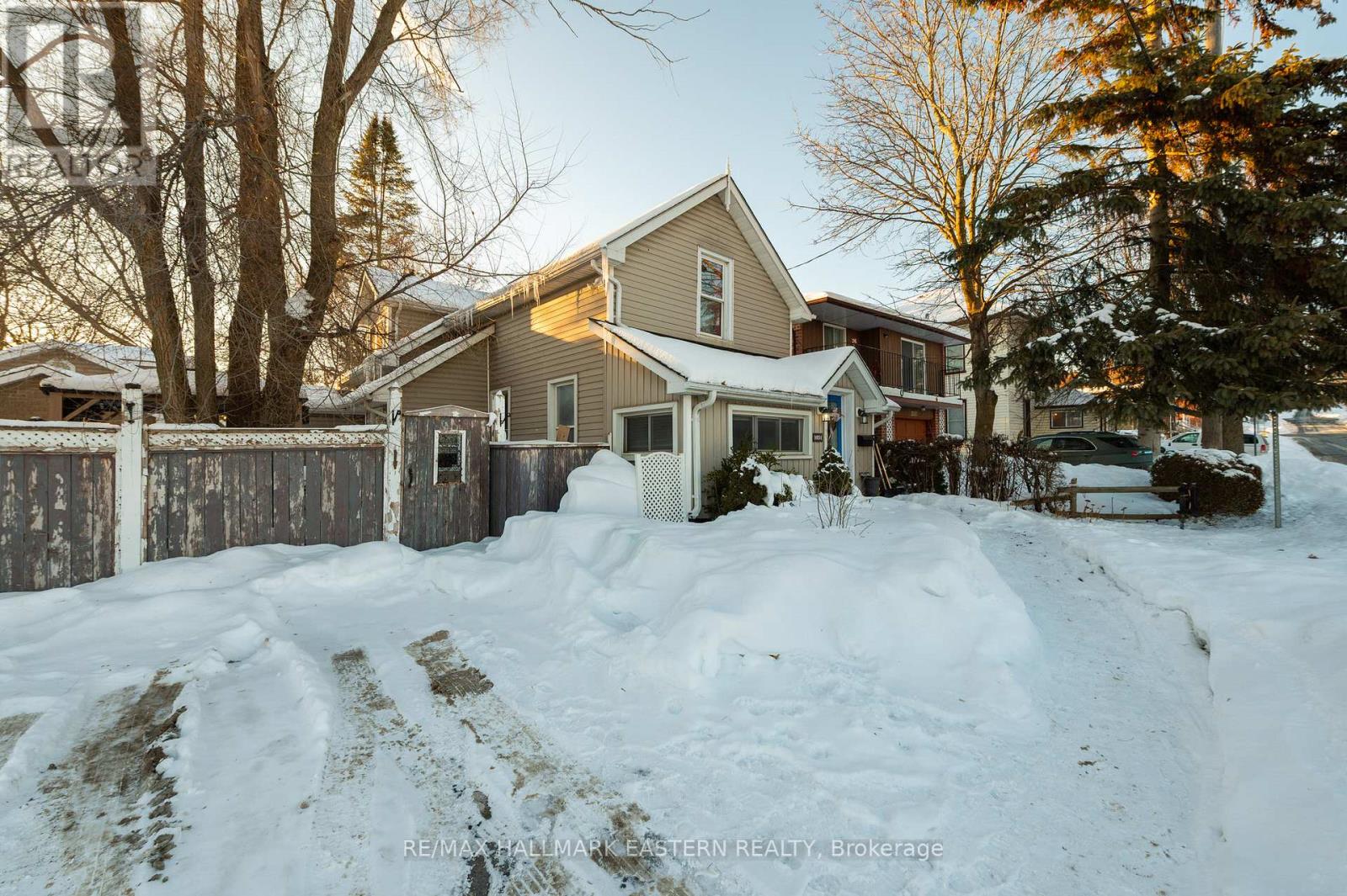 1031 High Street, Peterborough, Ontario  K9J 5R8 - Photo 2 - X12722386