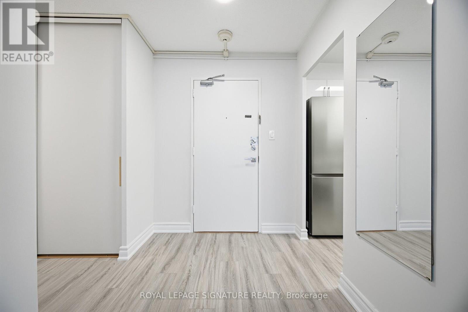 1501 - 625 The West Mall, Toronto, Ontario M9C 4W9 - Photo 4 - W12722364