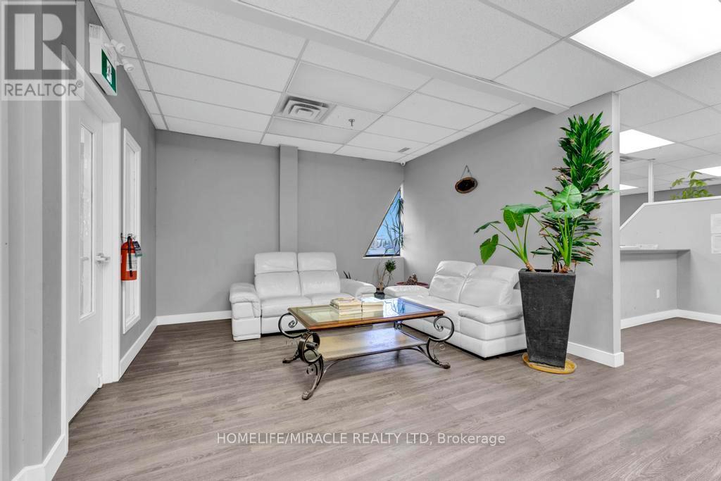 52 Bramwin Court, Brampton, Ontario  L6T 5G2 - Photo 16 - W12722384