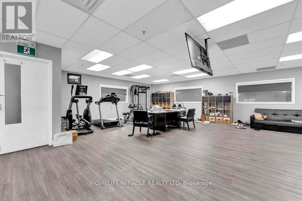 52 Bramwin Court, Brampton, Ontario  L6T 5G2 - Photo 36 - W12722384