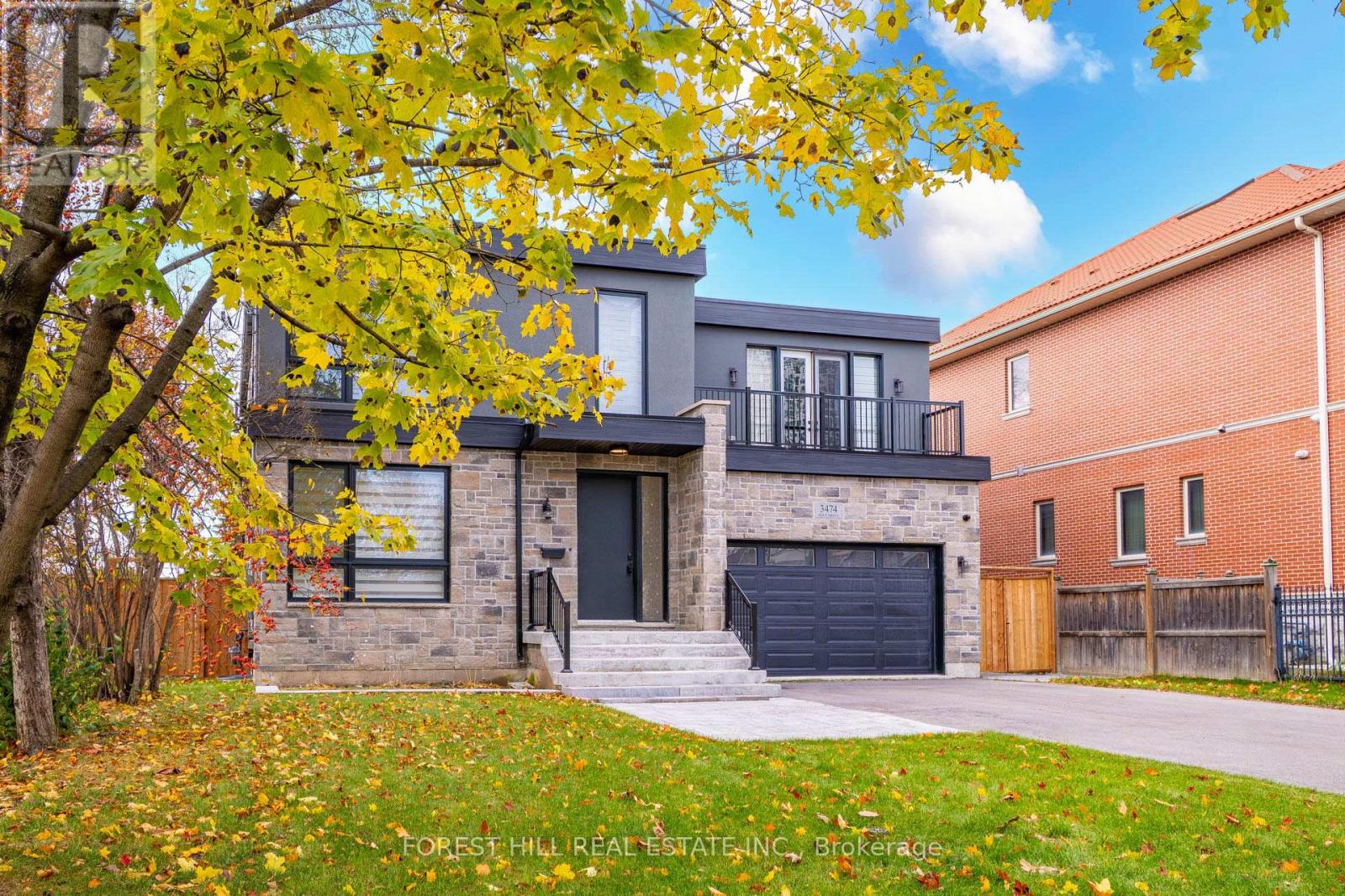 3474 Joan Drive, Mississauga, Ontario  L5B 1T5 - Photo 2 - W12722424