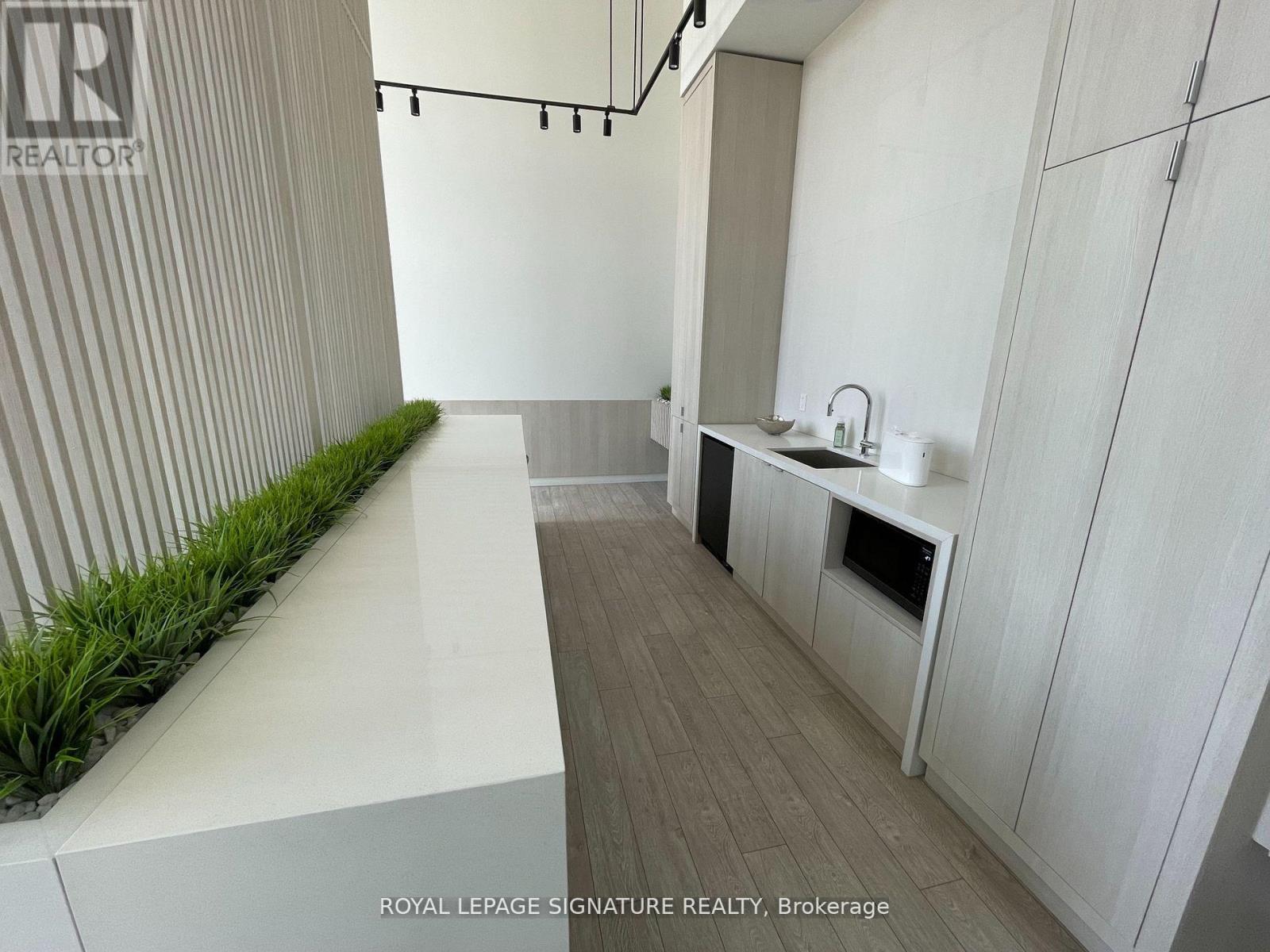 1805 - 28 Ann Street, Mississauga, Ontario  L5G 0E1 - Photo 32 - W12722438