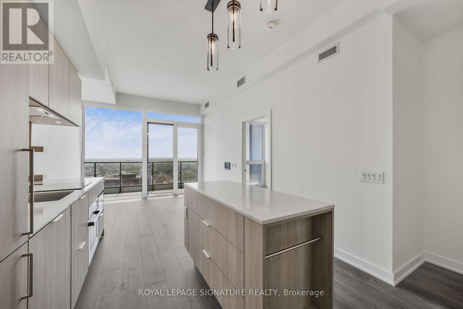 1805 - 28 Ann Street, Mississauga, Ontario  L5G 0E1 - Photo 4 - W12722438