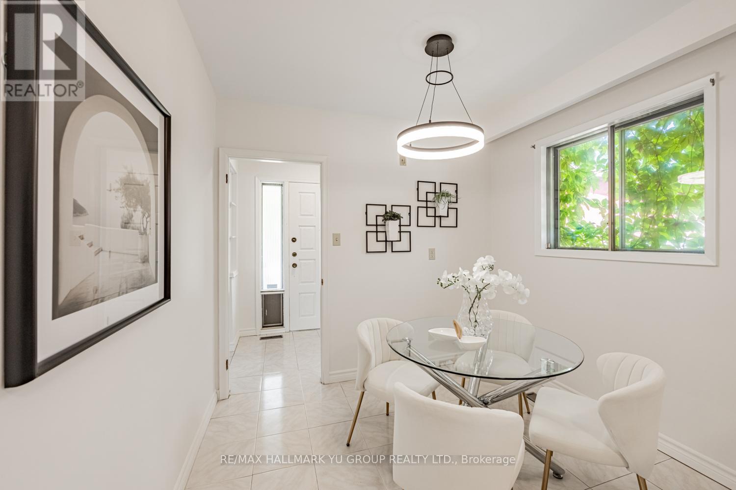 7137 Madiera Road, Mississauga, Ontario  L4T 3A7 - Photo 11 - W12722440