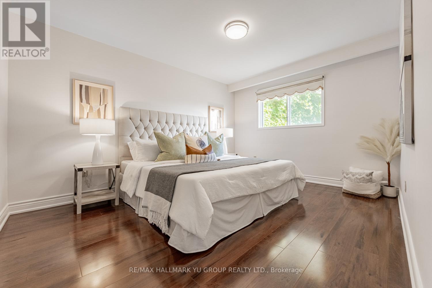 7137 Madiera Road, Mississauga, Ontario  L4T 3A7 - Photo 12 - W12722440