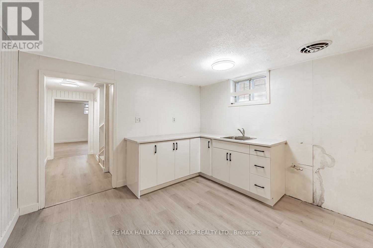 7137 Madiera Road, Mississauga, Ontario  L4T 3A7 - Photo 16 - W12722440