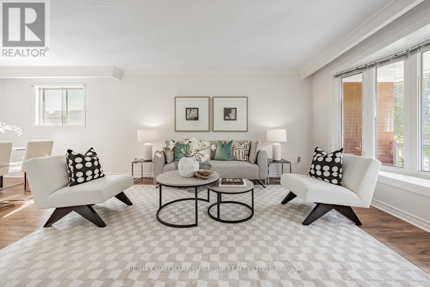 7137 Madiera Road, Mississauga, Ontario  L4T 3A7 - Photo 4 - W12722440