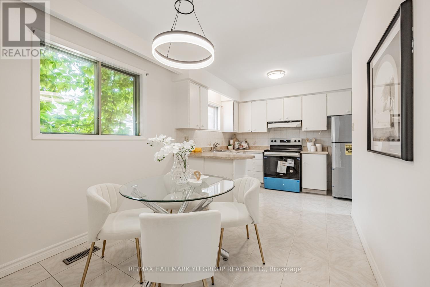 7137 Madiera Road, Mississauga, Ontario  L4T 3A7 - Photo 9 - W12722440