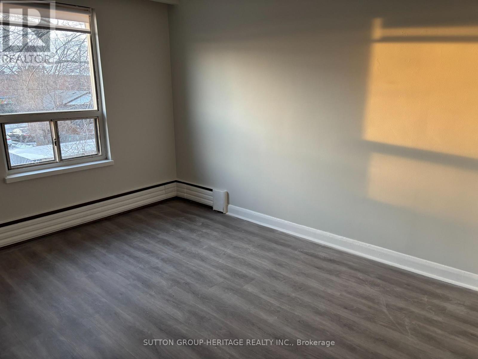 4 - 268 Birmingham Street, Toronto, Ontario  M8V 2E4 - Photo 5 - W12722444