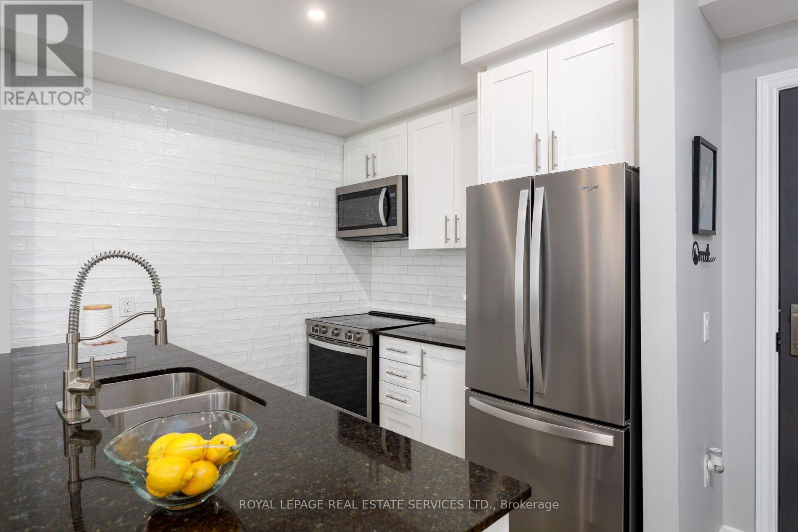 212 - 2370 Khalsa Gate, Oakville, Ontario  L6M 1P5 - Photo 6 - W12722476