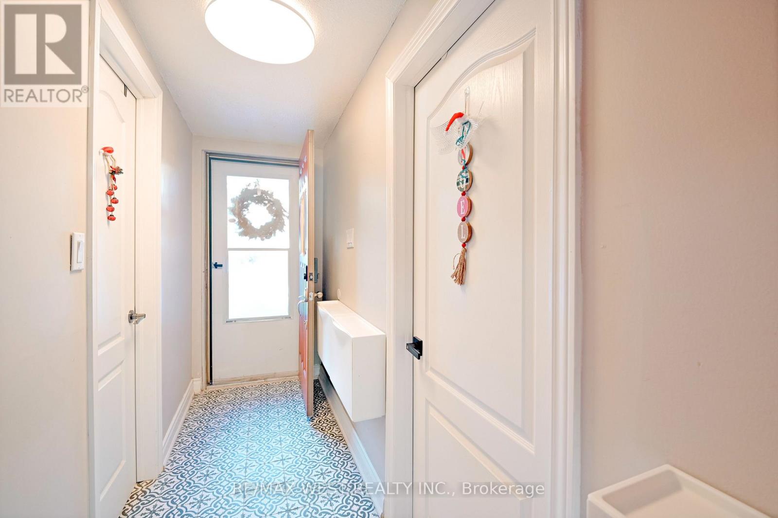 159 - 3175 Kirwin Avenue, Mississauga, Ontario  L5A 3M4 - Photo 8 - W12722478