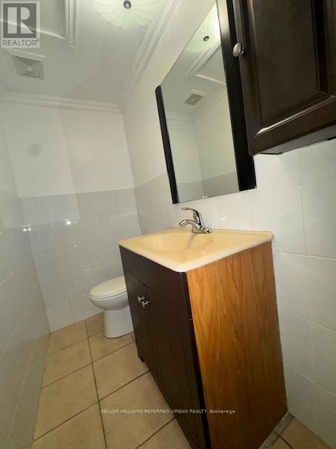 39 Franson Crescent, Toronto, Ontario  M9M 1T6 - Photo 15 - W12722490