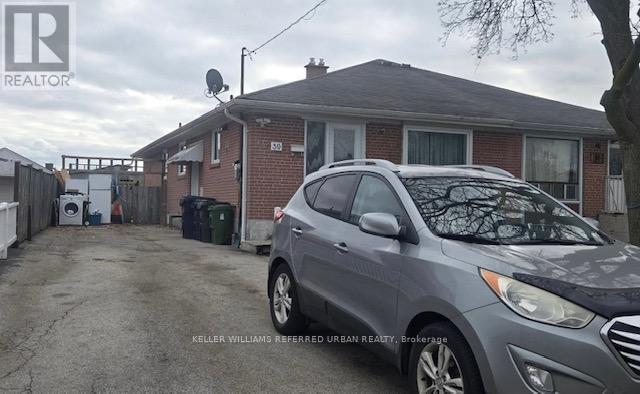 39 Franson Crescent, Toronto, Ontario  M9M 1T6 - Photo 2 - W12722490