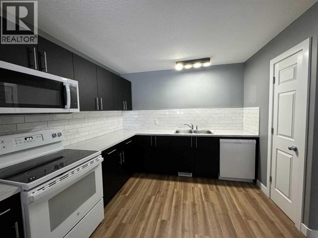 9909 80 Avenue, Grande Prairie, Alberta  T8V 3S5 - Photo 4 - A2280975