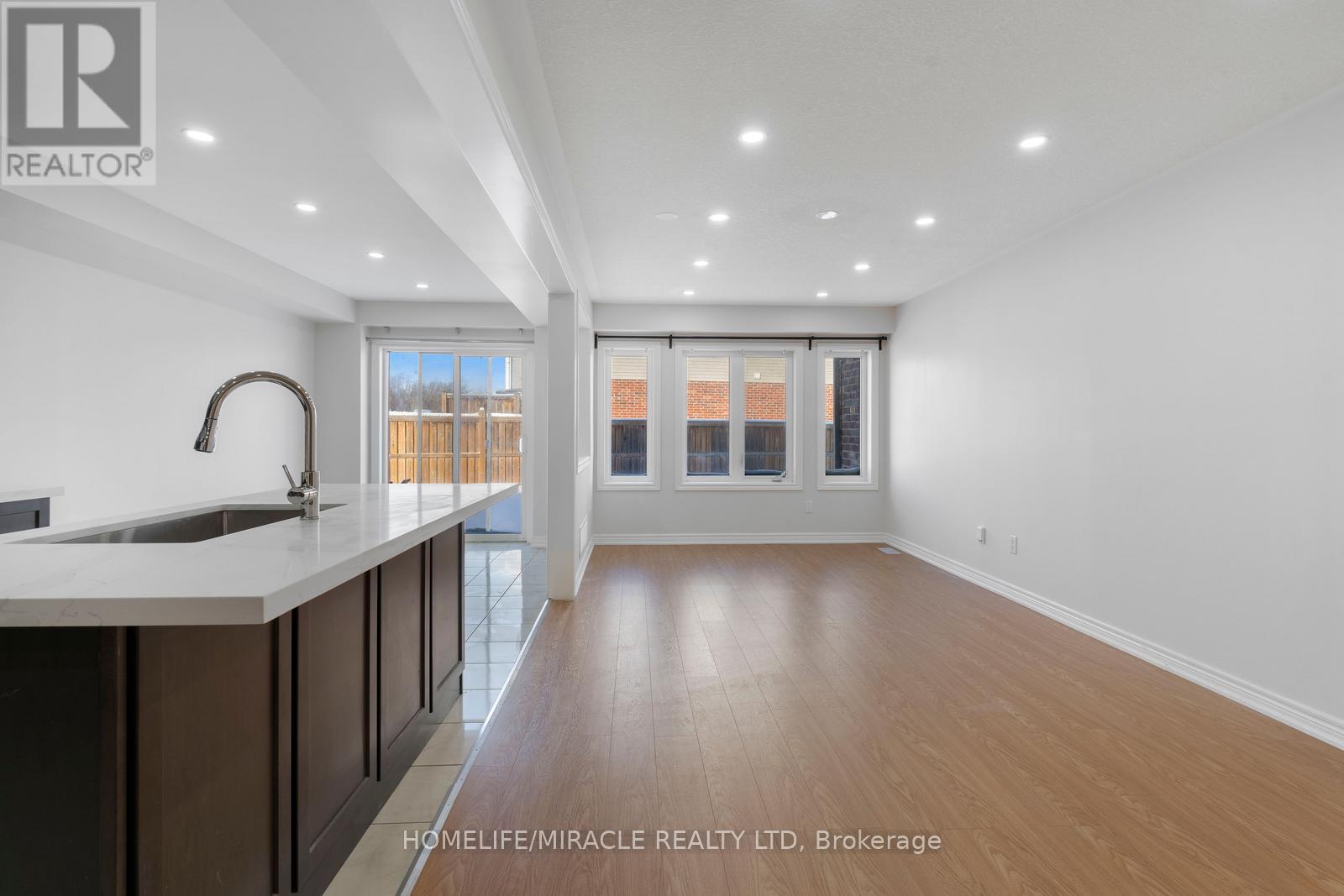 570 Linden Drive, Cambridge, Ontario  N3H 0C9 - Photo 9 - X12722450