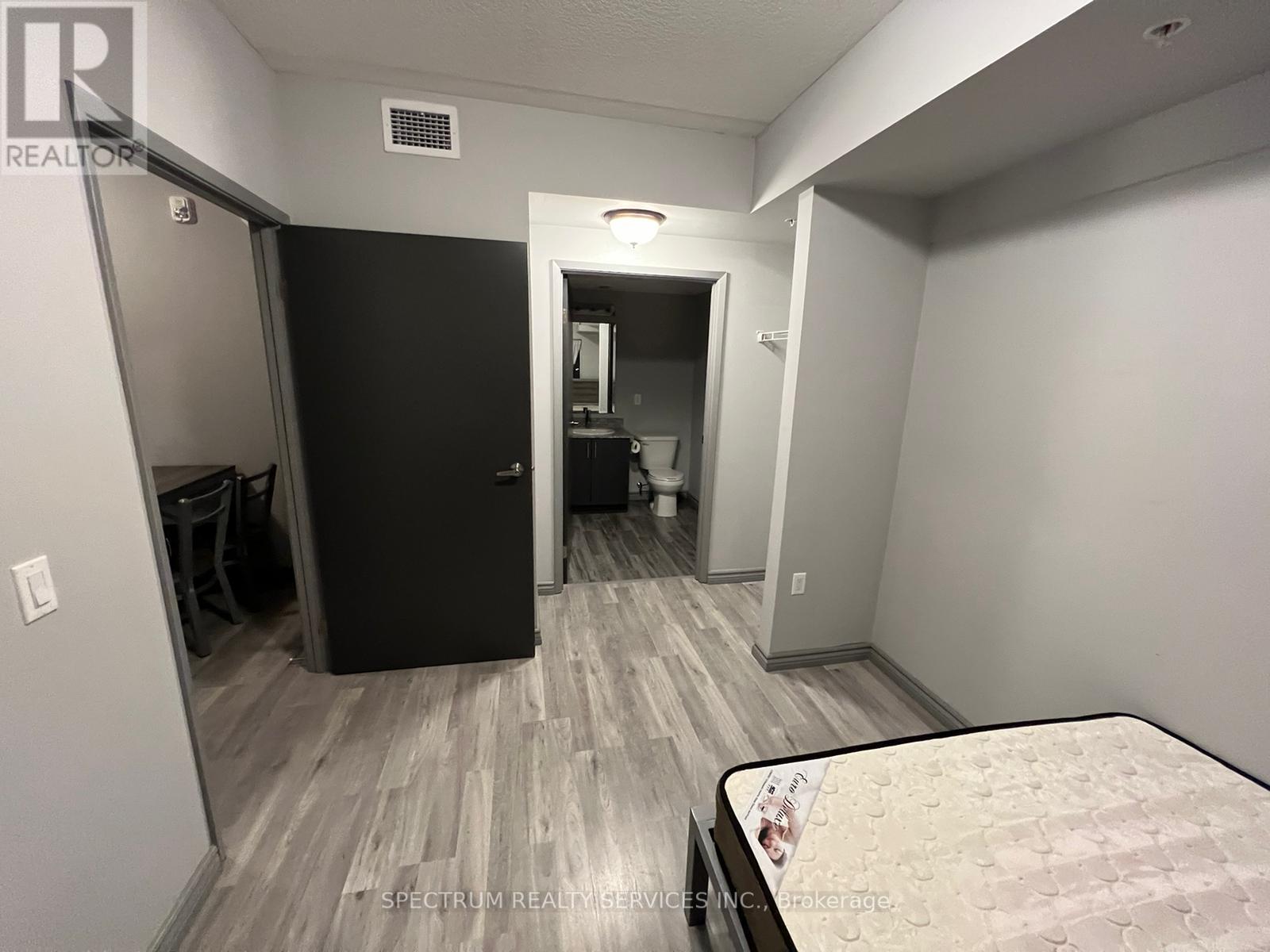 A-306 - 275 Larch Street, Waterloo, Ontario  N2L 3R2 - Photo 13 - X12722532