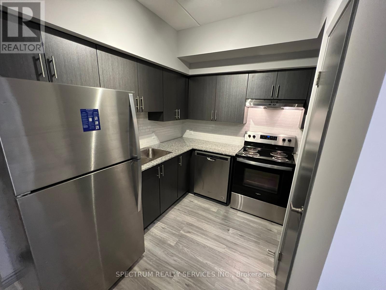 A-306 - 275 Larch Street, Waterloo, Ontario  N2L 3R2 - Photo 8 - X12722532