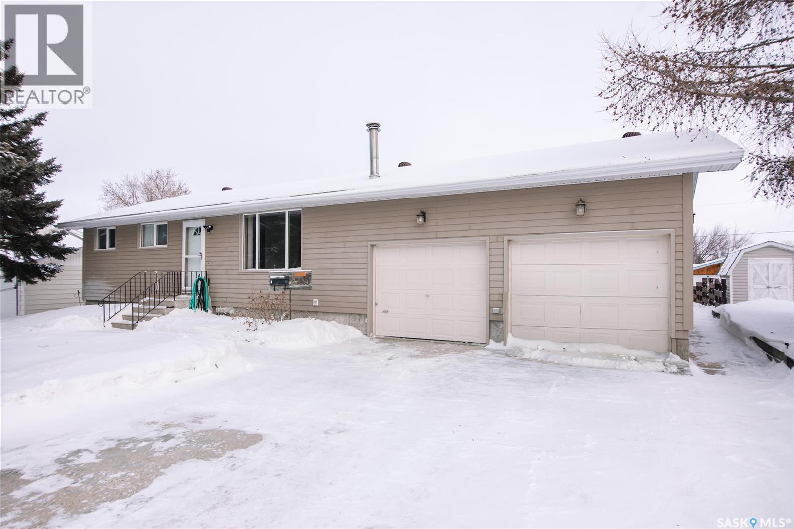409 3rd STREET, Pilot Butte, Saskatchewan