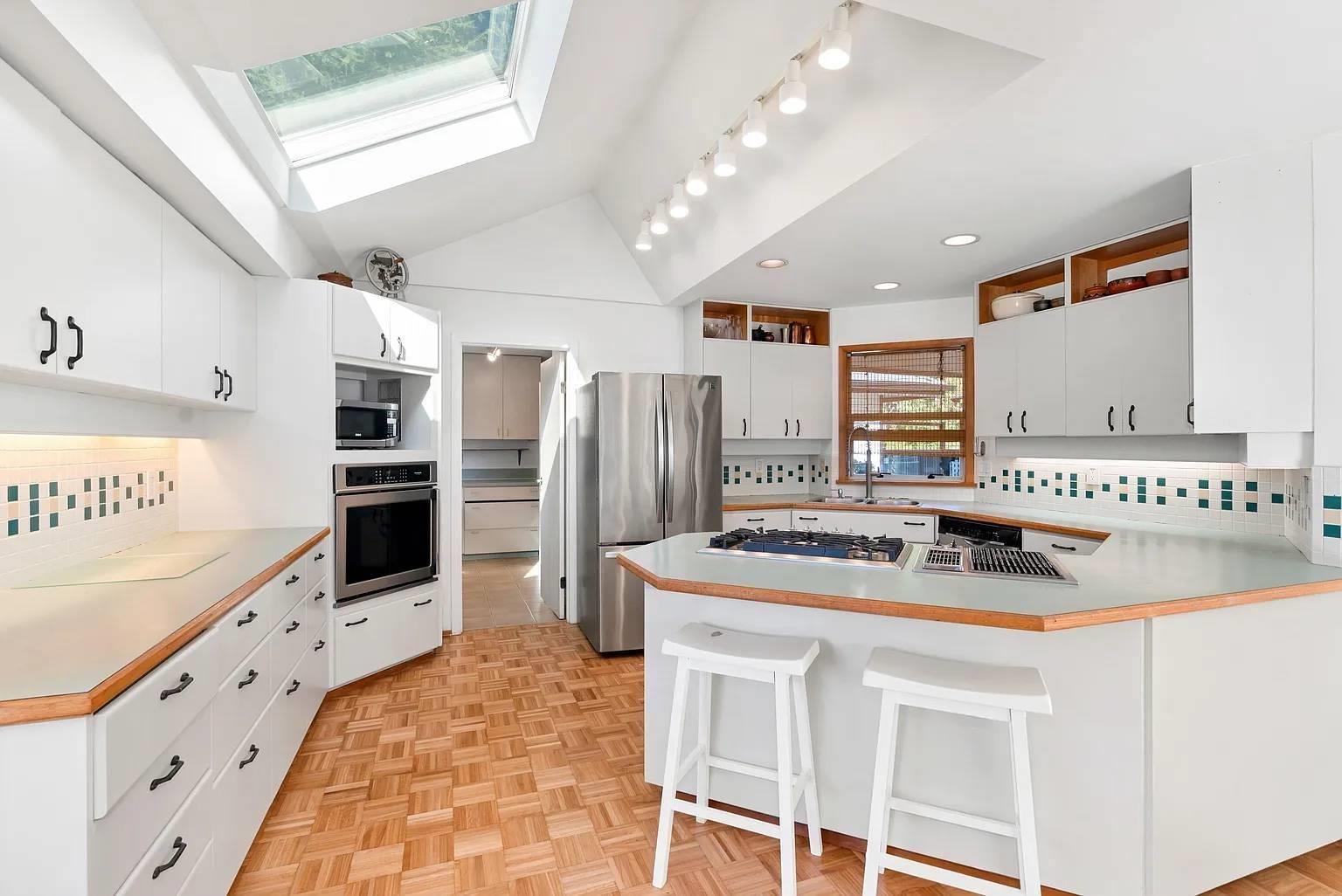 14098 20 Avenue, Surrey, British Columbia  V4A 8P8 - Photo 6 - R3082398