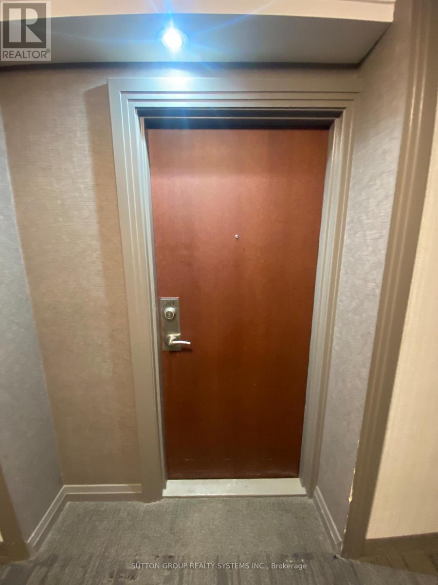 701 - 360 Ridelle Avenue, Toronto, Ontario  M6B 1K1 - Photo 3 - W12698132