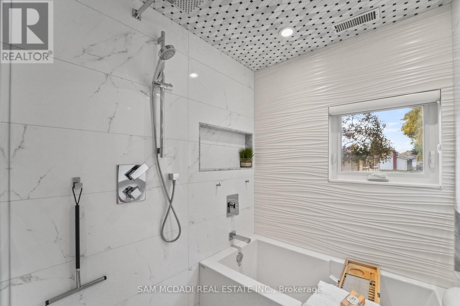 3620 Ponytrail Drive, Mississauga, Ontario  L4X 1W4 - Photo 23 - W12704068