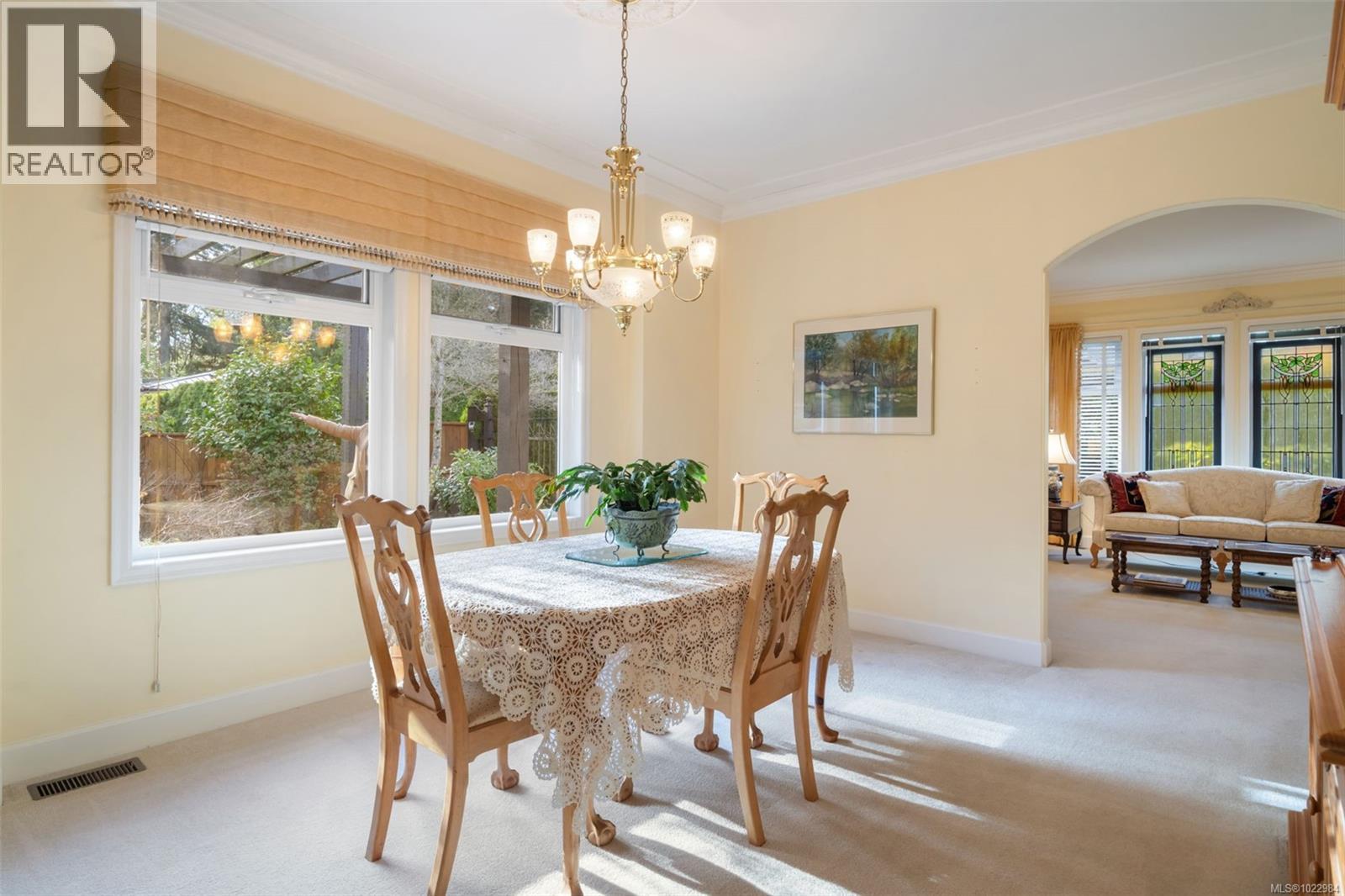 812 Del Monte Lane, Saanich, British Columbia  V8Y 3H2 - Photo 5 - 1022984