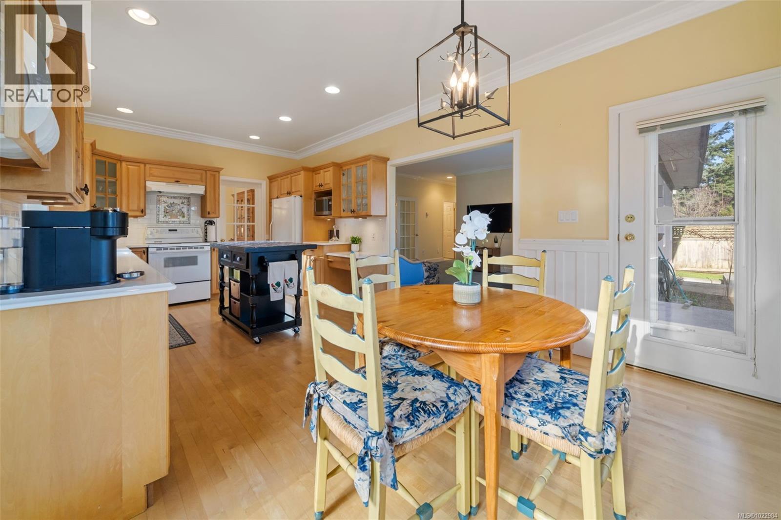 812 Del Monte Lane, Saanich, British Columbia  V8Y 3H2 - Photo 12 - 1022984