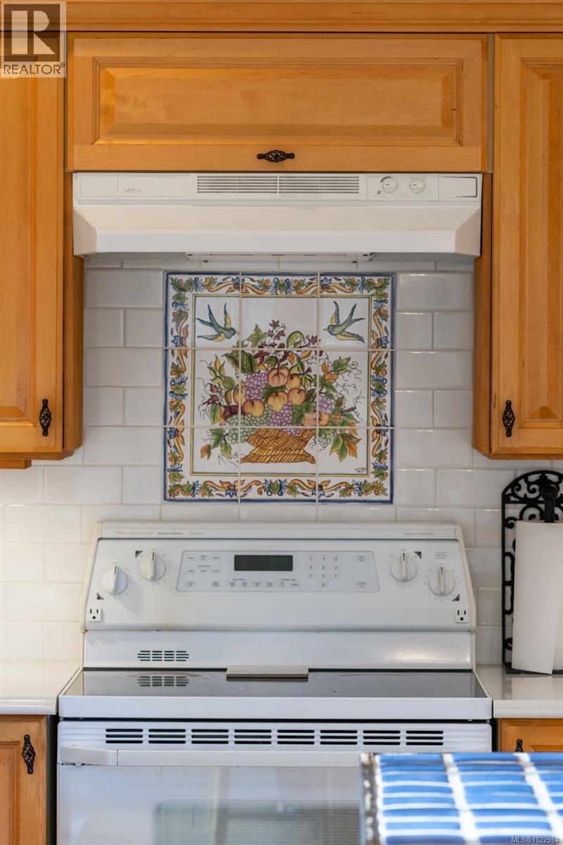 812 Del Monte Lane, Saanich, British Columbia  V8Y 3H2 - Photo 16 - 1022984