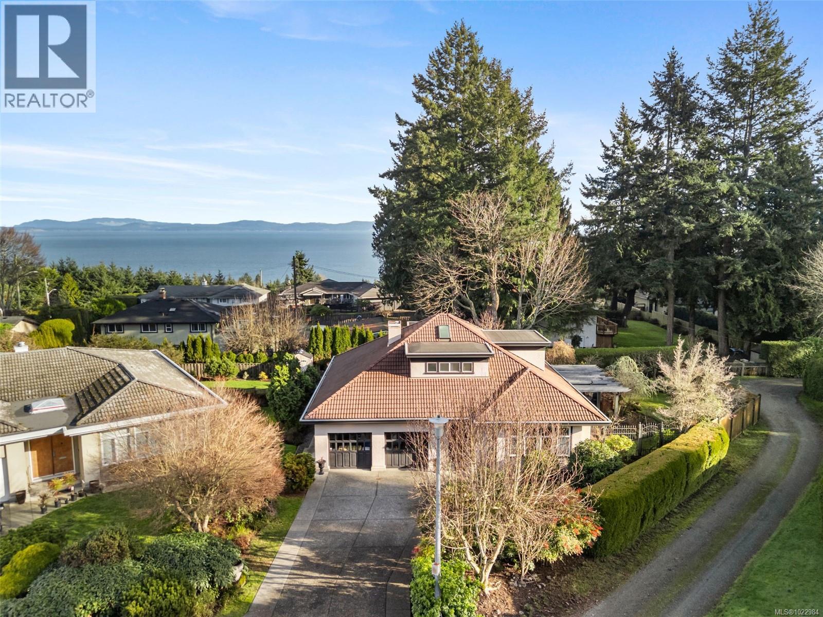 812 Del Monte Lane, Saanich, British Columbia  V8Y 3H2 - Photo 2 - 1022984