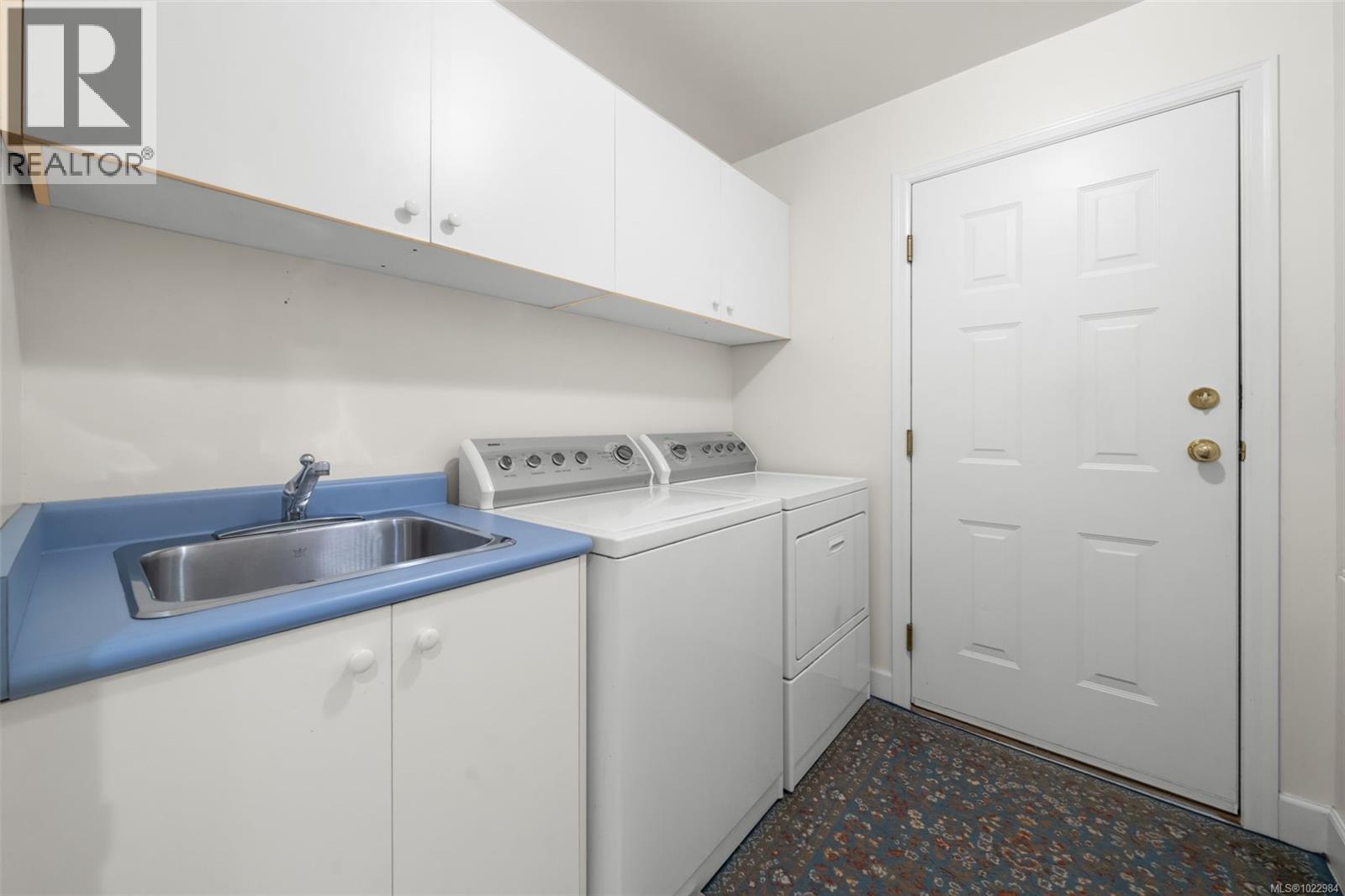 812 Del Monte Lane, Saanich, British Columbia  V8Y 3H2 - Photo 32 - 1022984