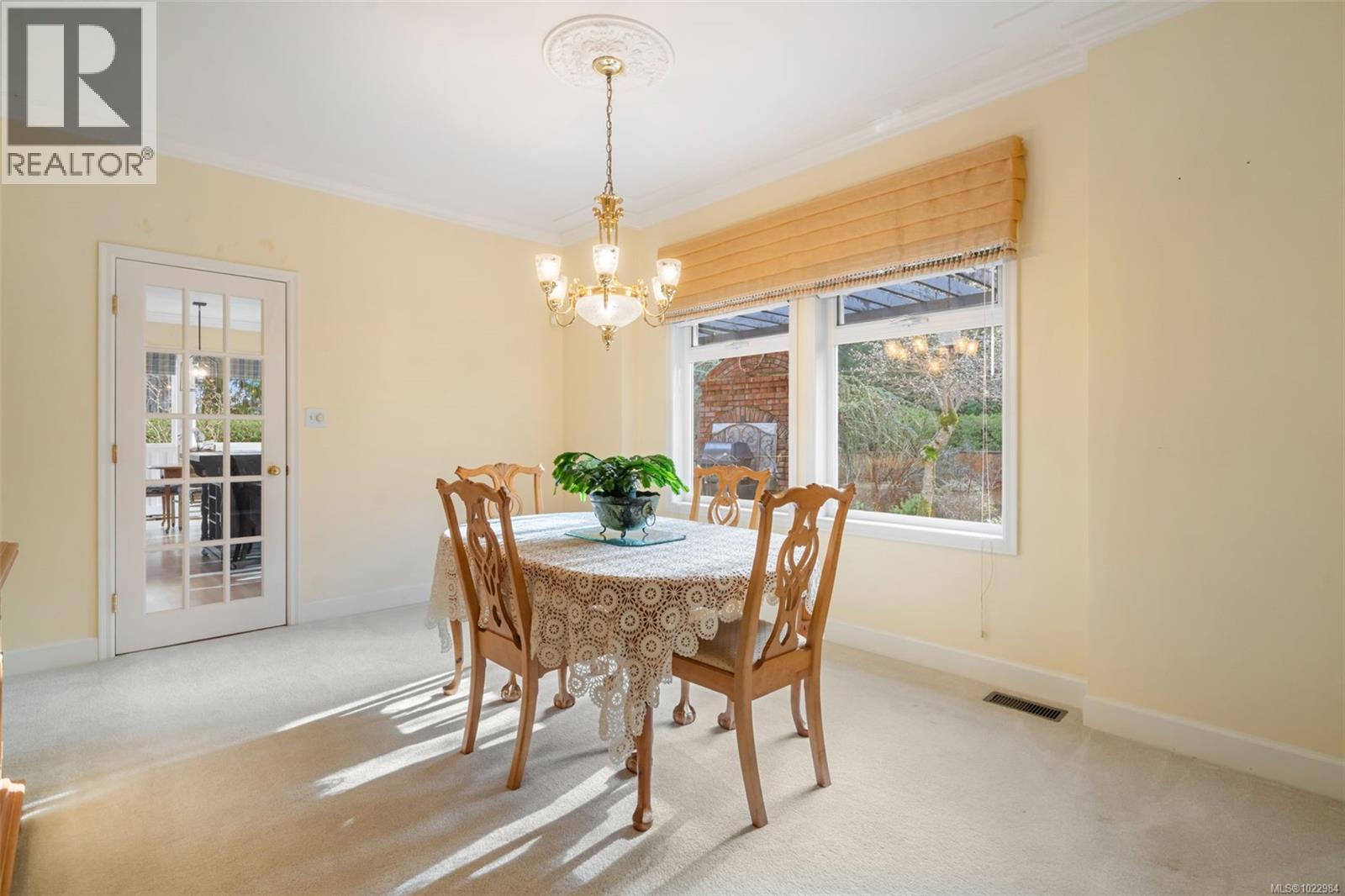 812 Del Monte Lane, Saanich, British Columbia  V8Y 3H2 - Photo 9 - 1022984