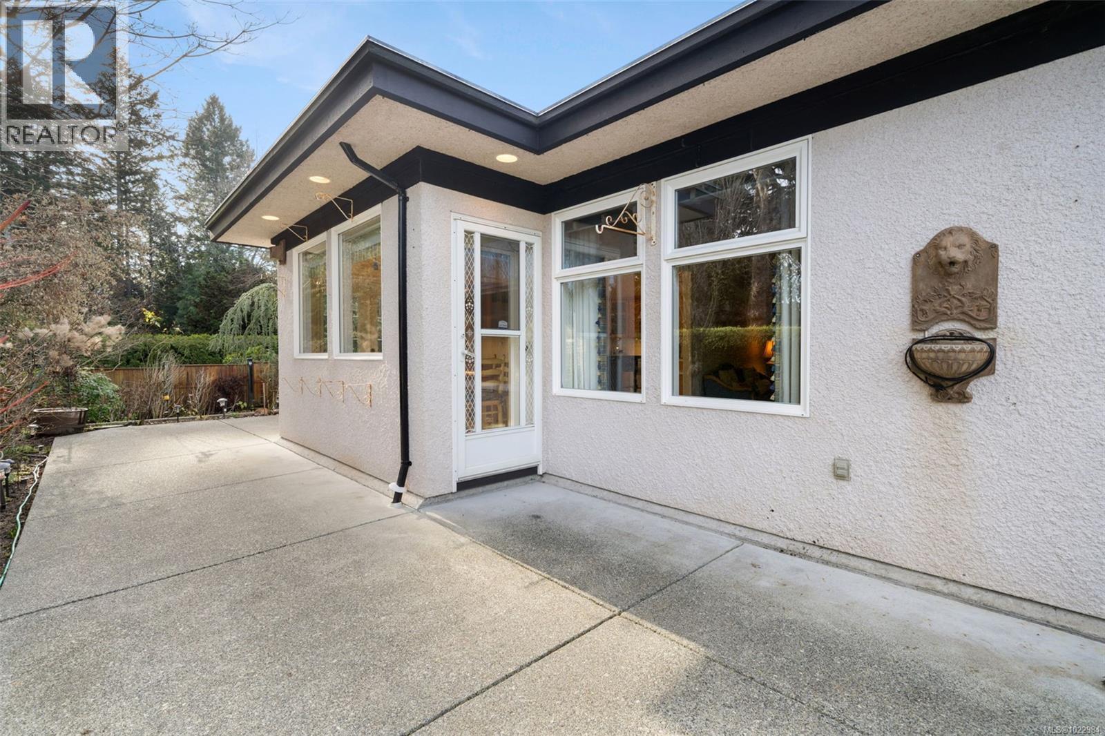 812 Del Monte Lane, Saanich, British Columbia  V8Y 3H2 - Photo 44 - 1022984