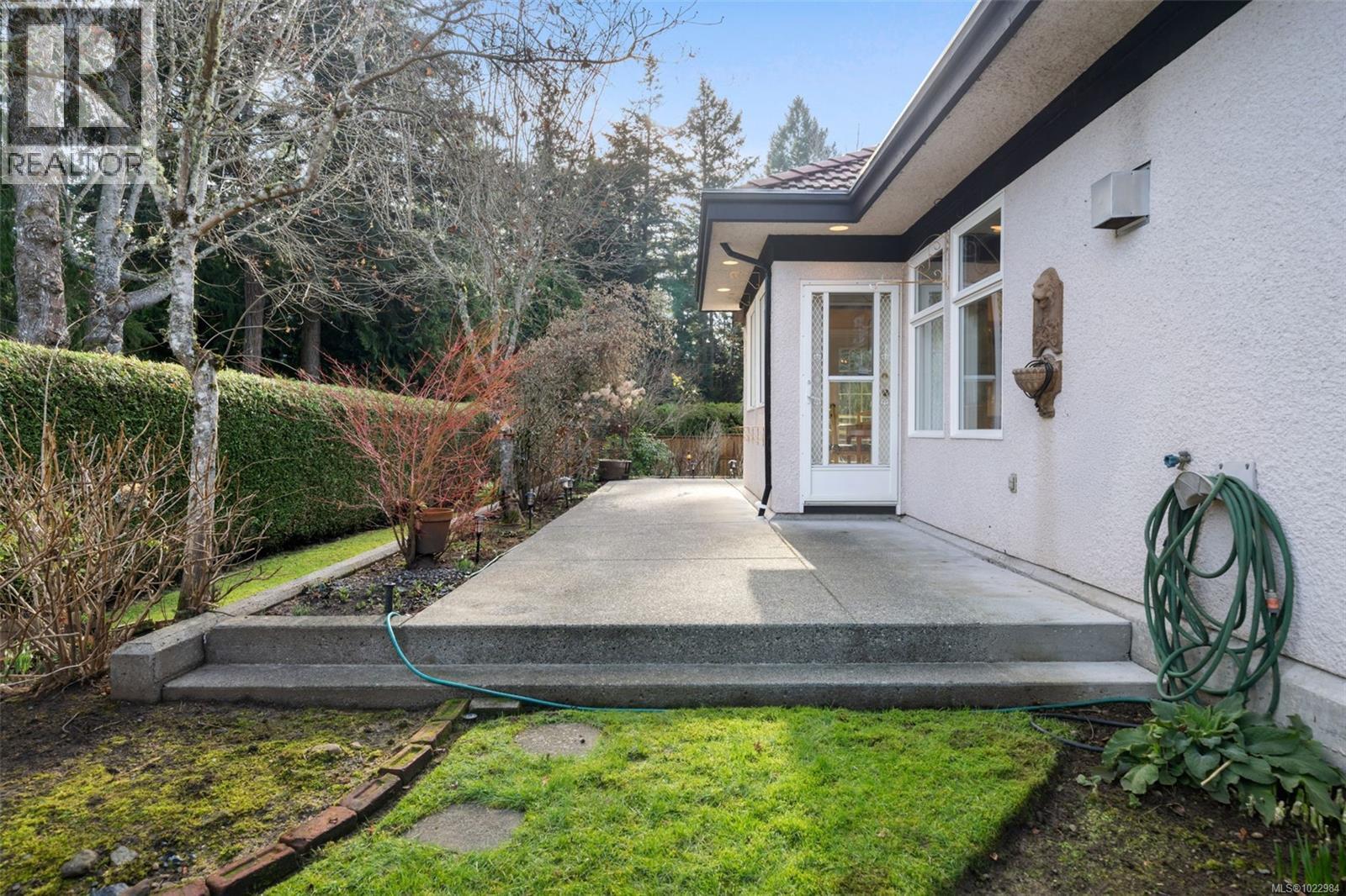 812 Del Monte Lane, Saanich, British Columbia  V8Y 3H2 - Photo 47 - 1022984