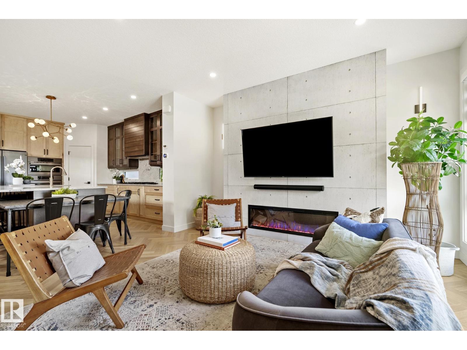 8803 Strathearn Dr Nw, Edmonton, Alberta  T6C 4C8 - Photo 13 - E4469174