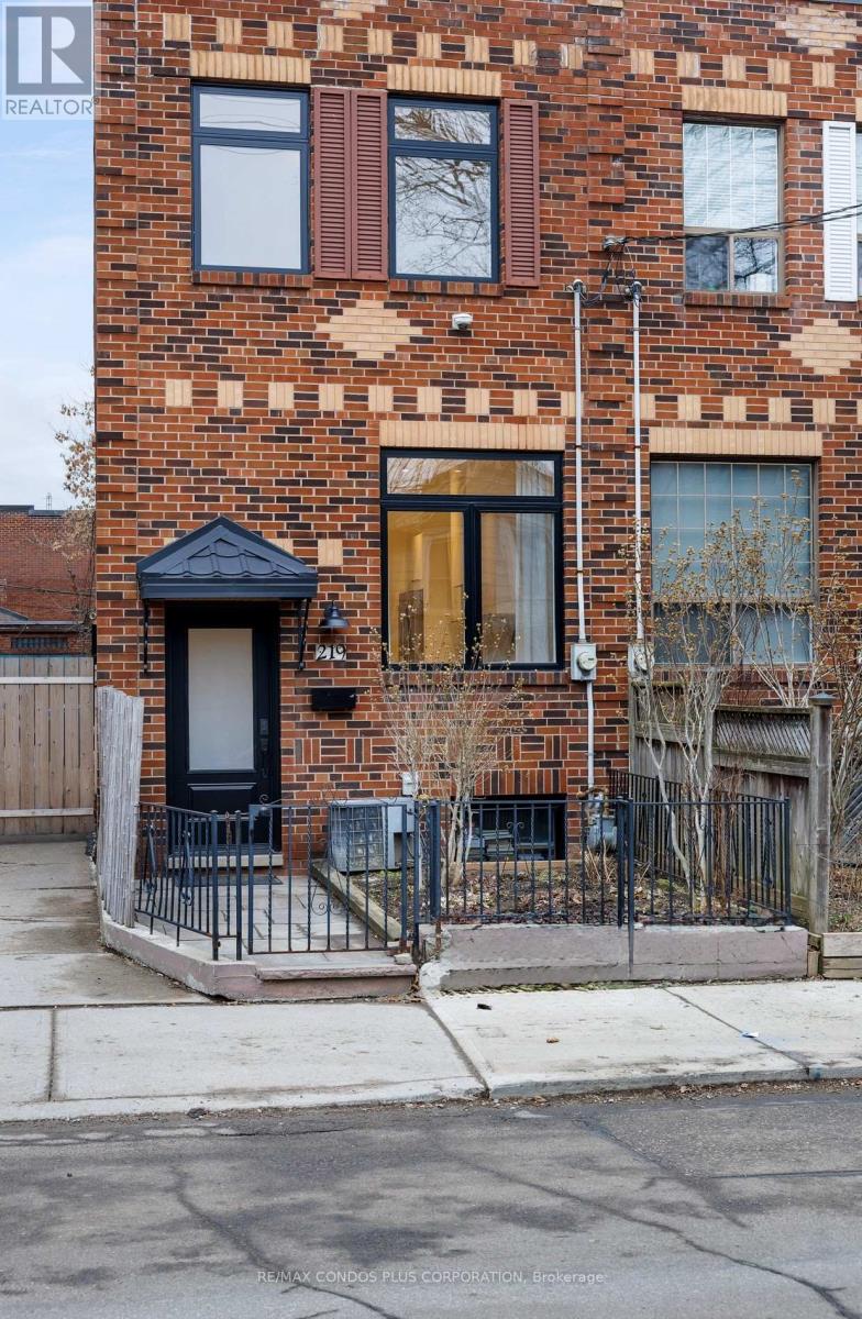 Main - 219 Sorauren Avenue, Toronto, Ontario  M6R 2G1 - Photo 34 - W12711590