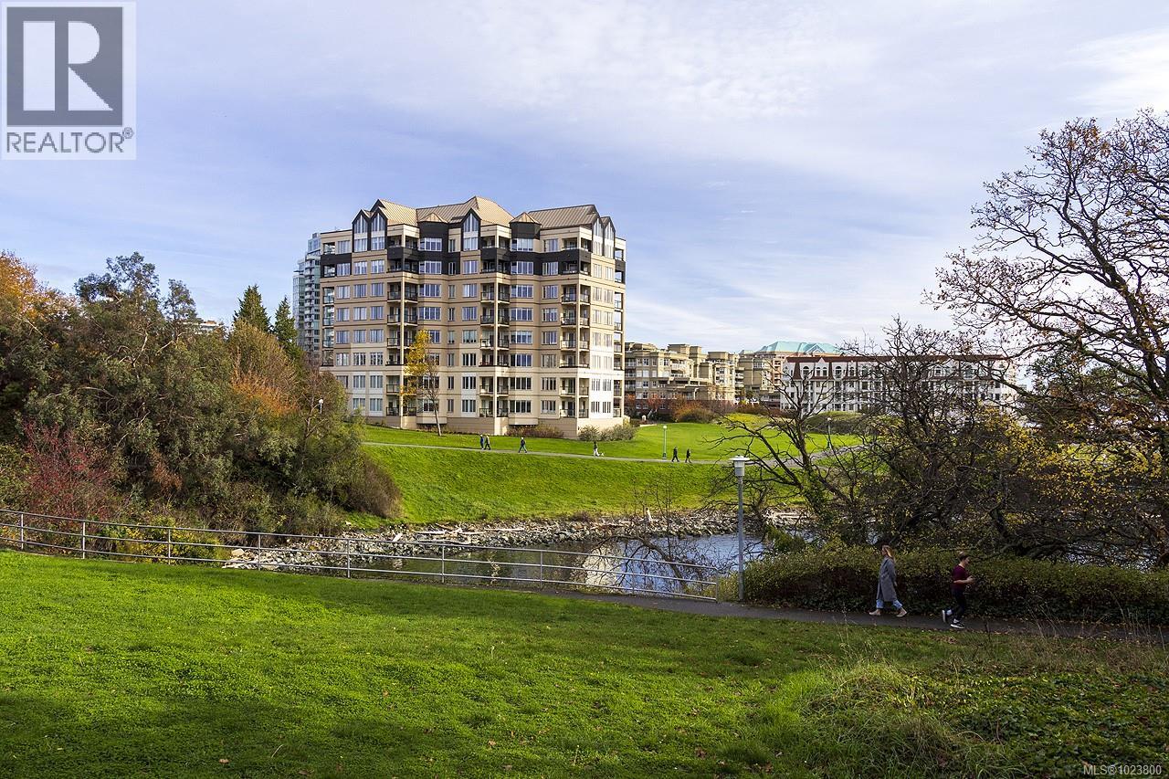 213 Mary St, Victoria, British Columbia  V9A 3V8 - Photo 11 - 1023800