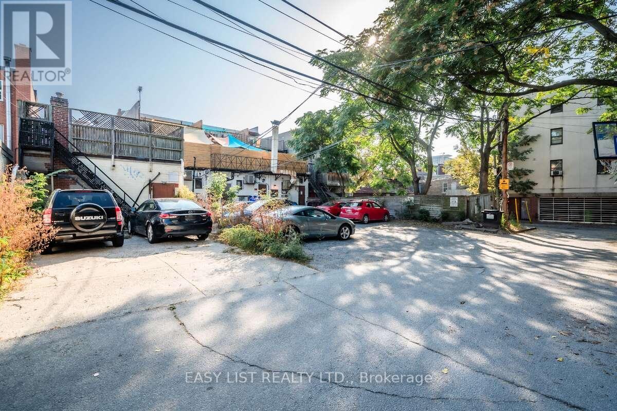 428 Parliament Street, Toronto, Ontario  M5A 3A2 - Photo 3 - C12722562