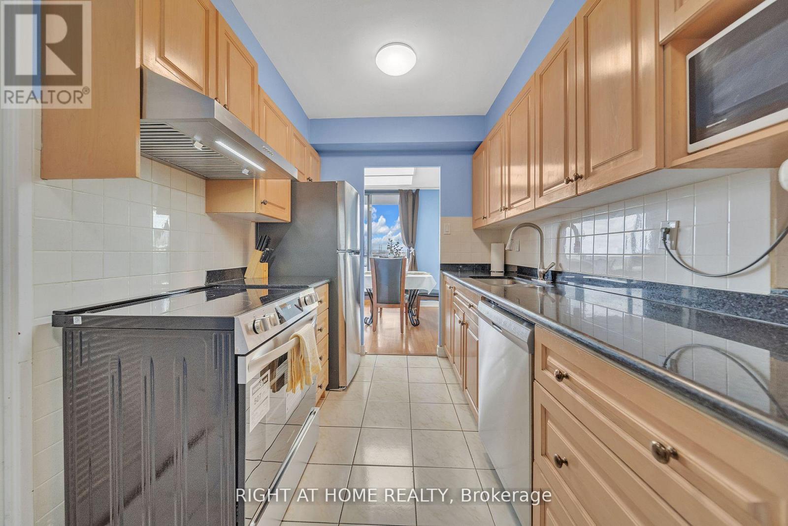 1415 - 260 Seneca Hill Drive, Toronto, Ontario  M2J 4S6 - Photo 10 - C12722564