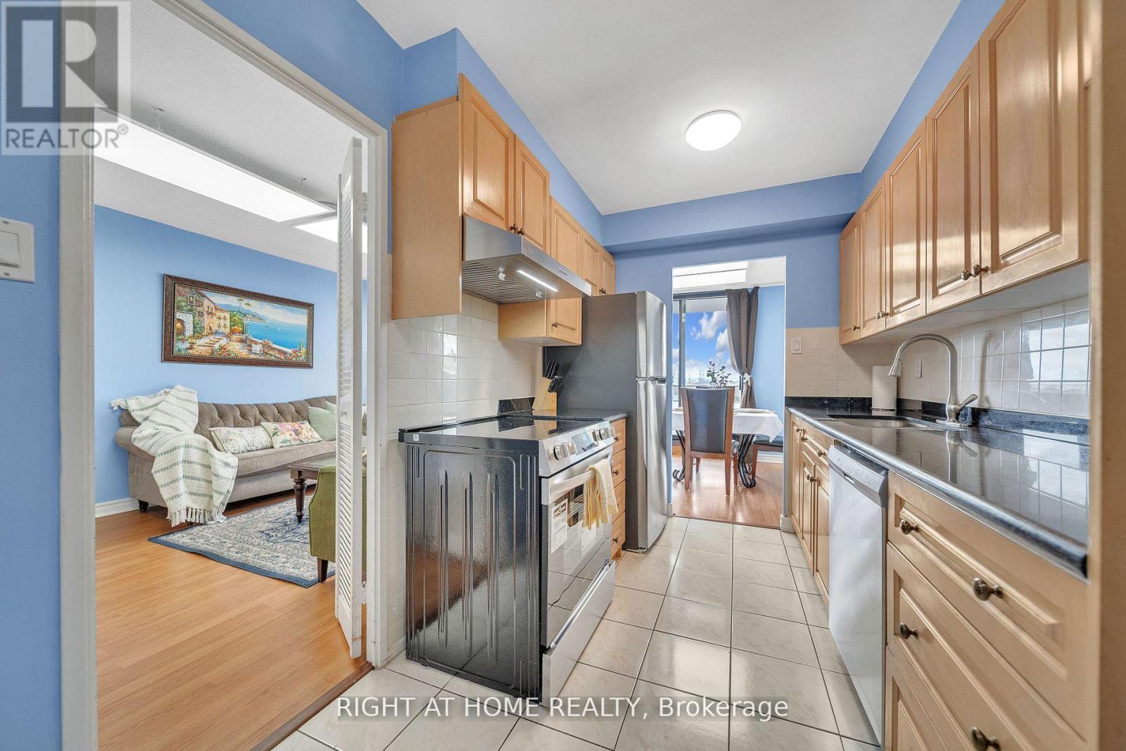 1415 - 260 Seneca Hill Drive, Toronto, Ontario  M2J 4S6 - Photo 9 - C12722564