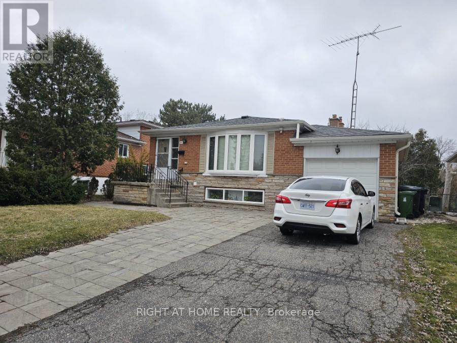 20 HOOKWOOD DRIVE, Toronto, Ontario