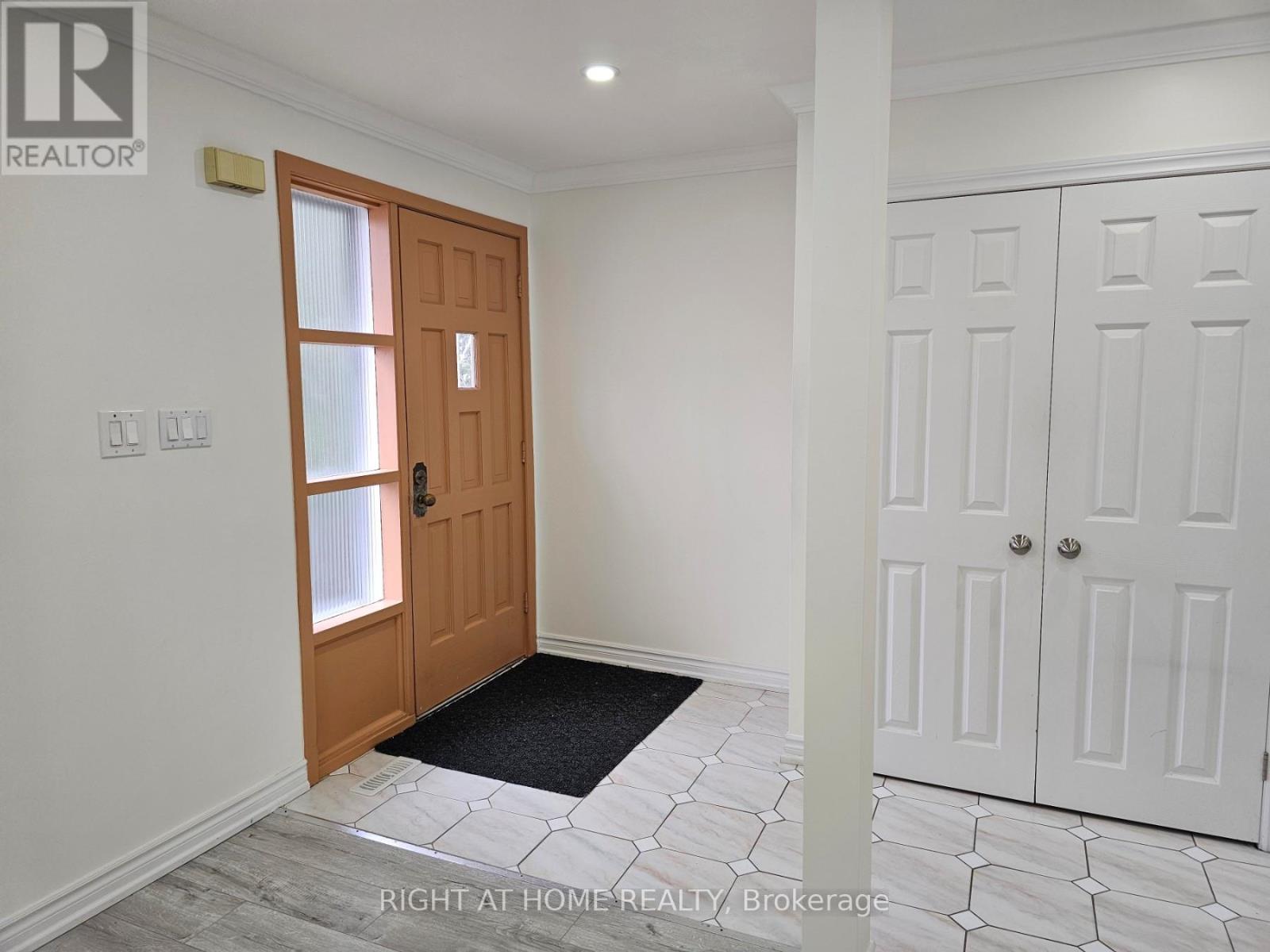 20 Hookwood Drive, Toronto, Ontario  M1S 2P1 - Photo 4 - E12722566