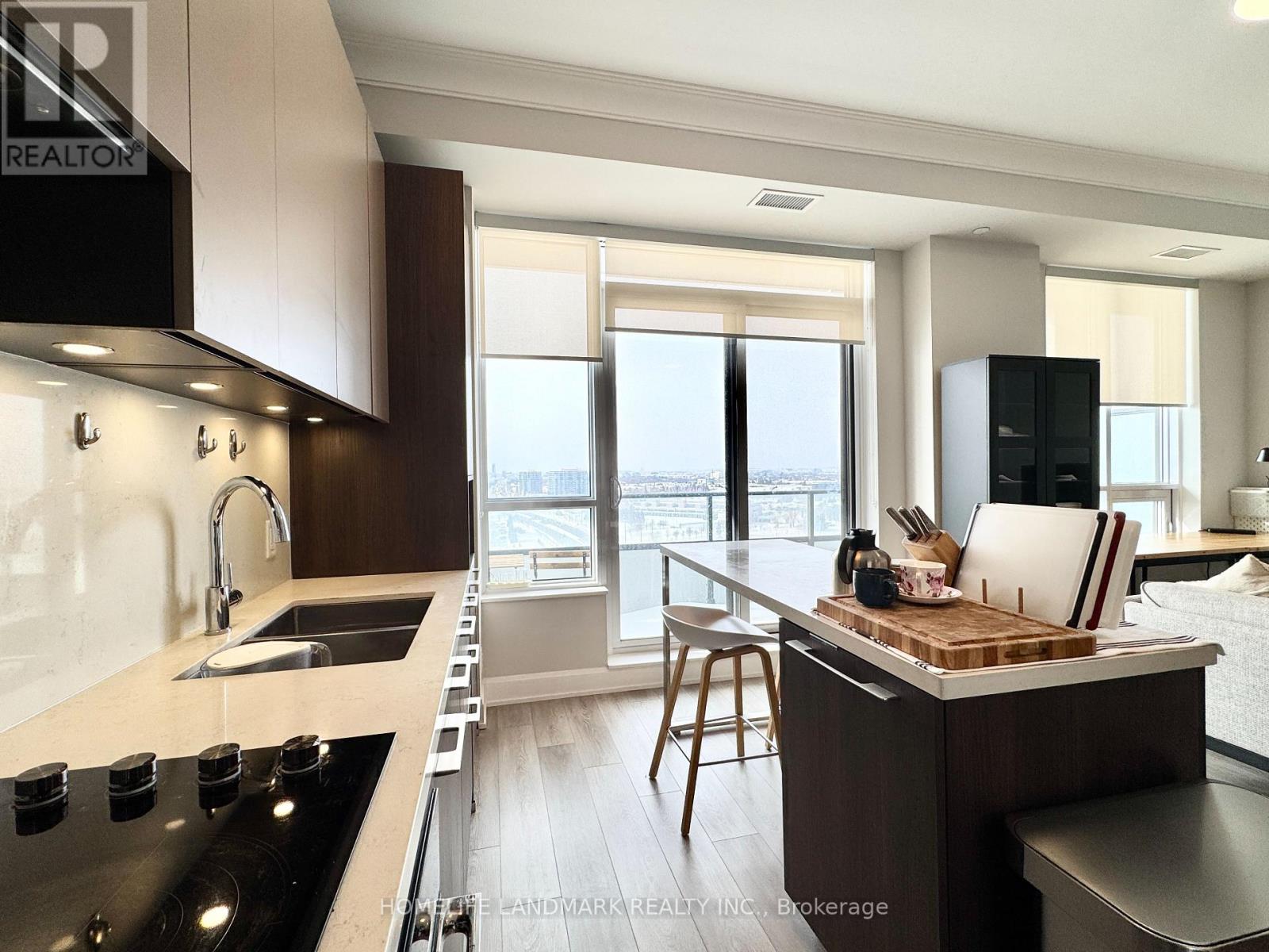 2105 - 38 Water Walk Drive, Markham, Ontario  L3R 6M8 - Photo 22 - N12722578