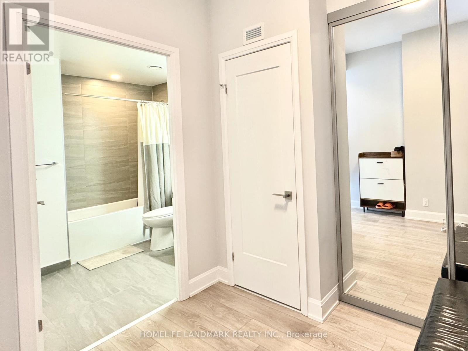 2105 - 38 Water Walk Drive, Markham, Ontario  L3R 6M8 - Photo 29 - N12722578