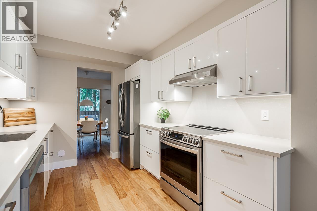 2076 Purcell Way, North Vancouver, British Columbia  V7J 3K3 - Photo 14 - R3082298