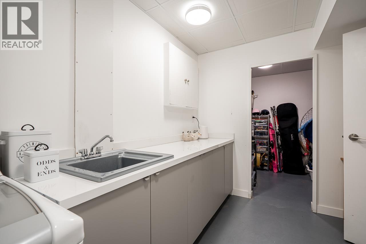 2076 Purcell Way, North Vancouver, British Columbia  V7J 3K3 - Photo 31 - R3082298