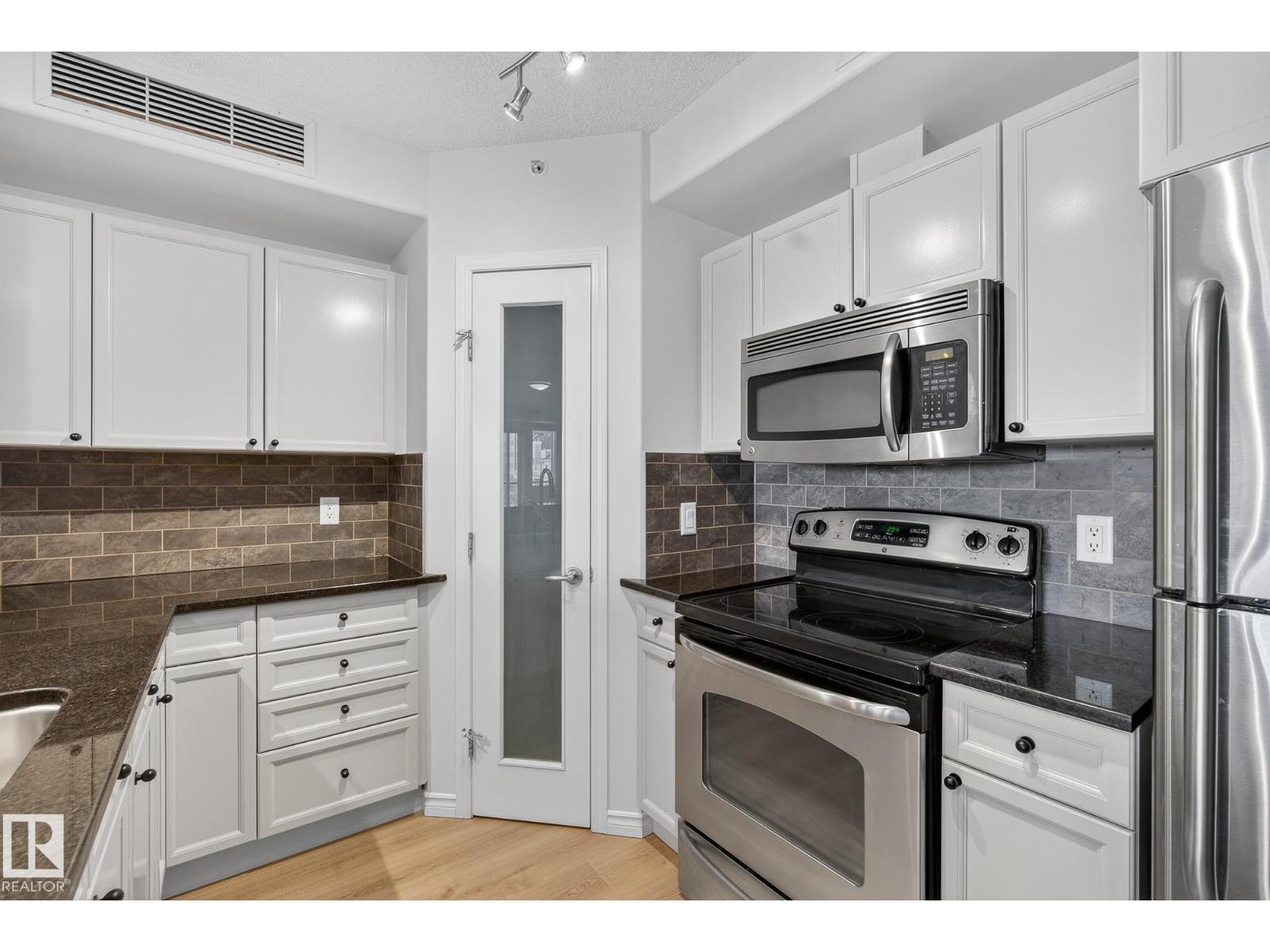 #203 9707 106 St Nw, Edmonton, Alberta  T5K 0B7 - Photo 17 - E4470826