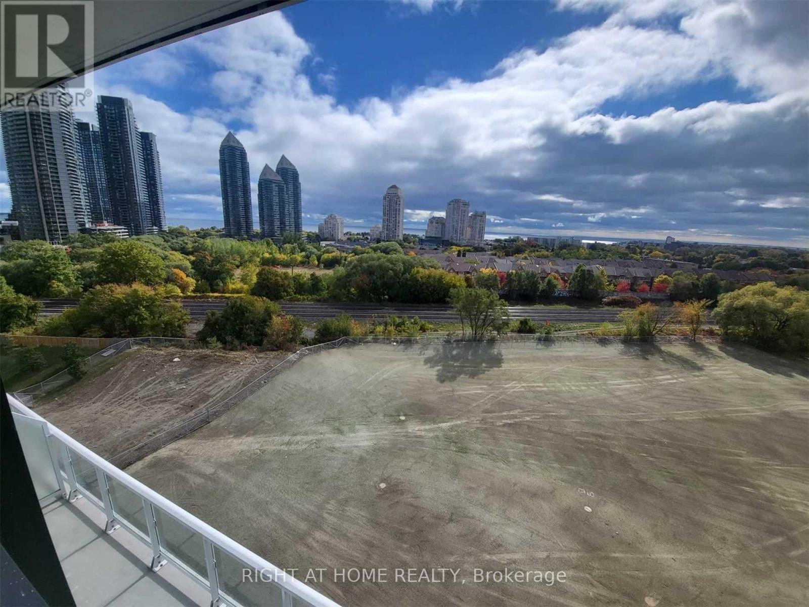 908 - 251 Manitoba Street, Toronto, Ontario  M8Y 0C7 - Photo 7 - W12722542